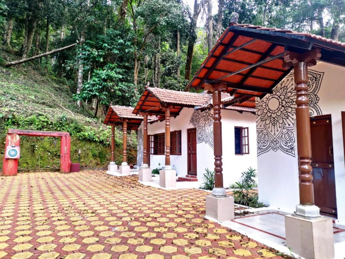 Qexperiences Coorg Hotel Madikeri Luaran gambar