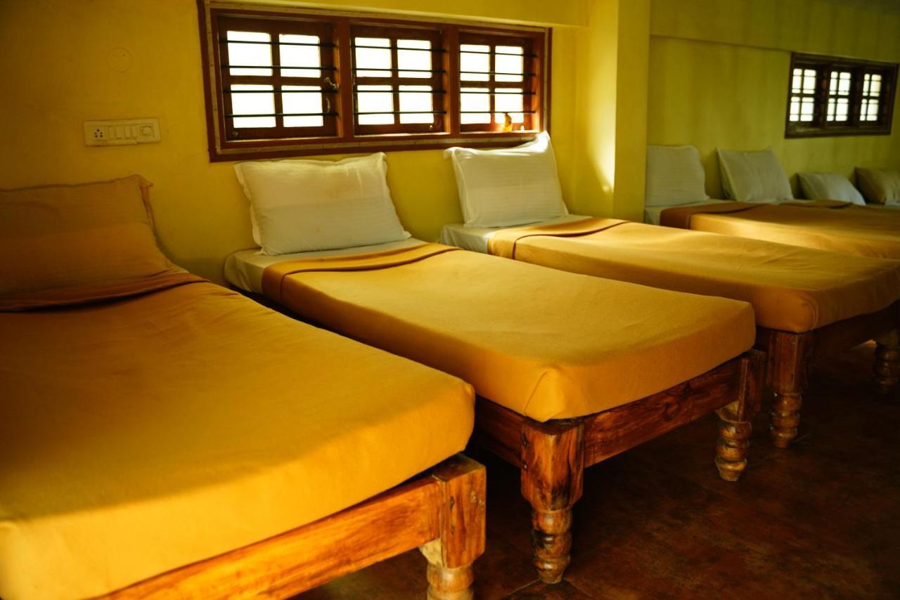Qexperiences Coorg Hotel Madikeri Luaran gambar