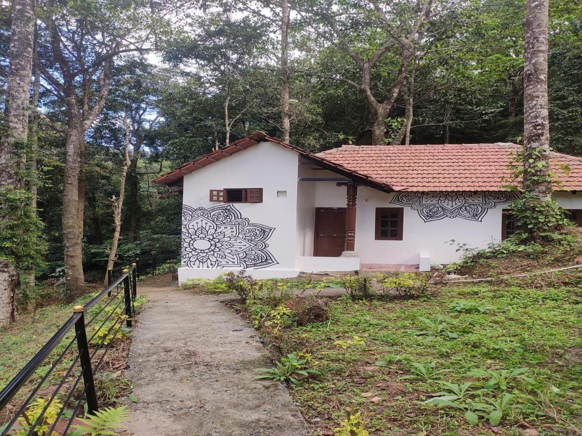 Qexperiences Coorg Hotel Madikeri Luaran gambar