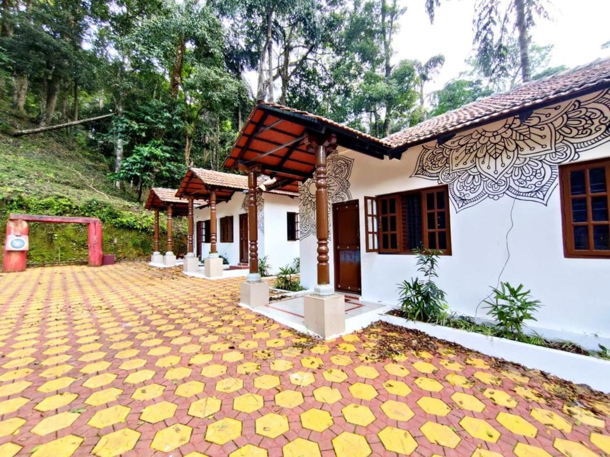 Qexperiences Coorg Hotel Madikeri Luaran gambar